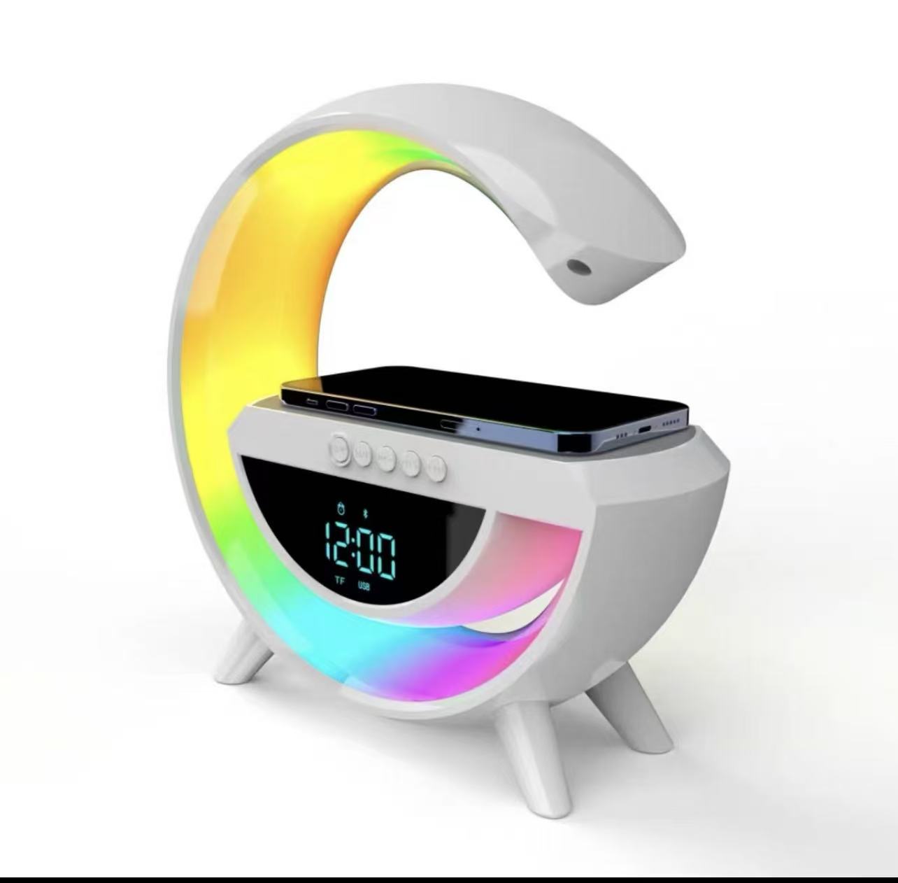 Bluetooth zvučnik + RGB lampa + Alarm sat + Radio + Bežični punjač – 5 u 1 multifunkcionalni uređaj